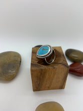 Load image into Gallery viewer, Sterling Silver Kingman Mine Turquoise Ring
